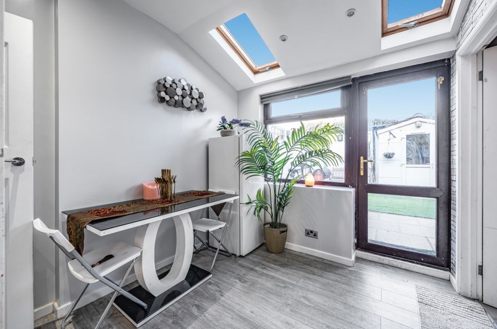 Property photo 3 of 11 1073516 (12)