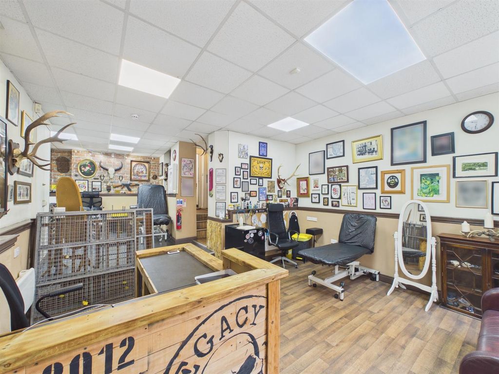 Property photo 2 of 13 Office/Shop