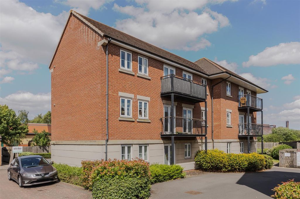 Property photo 1 of 11 Main