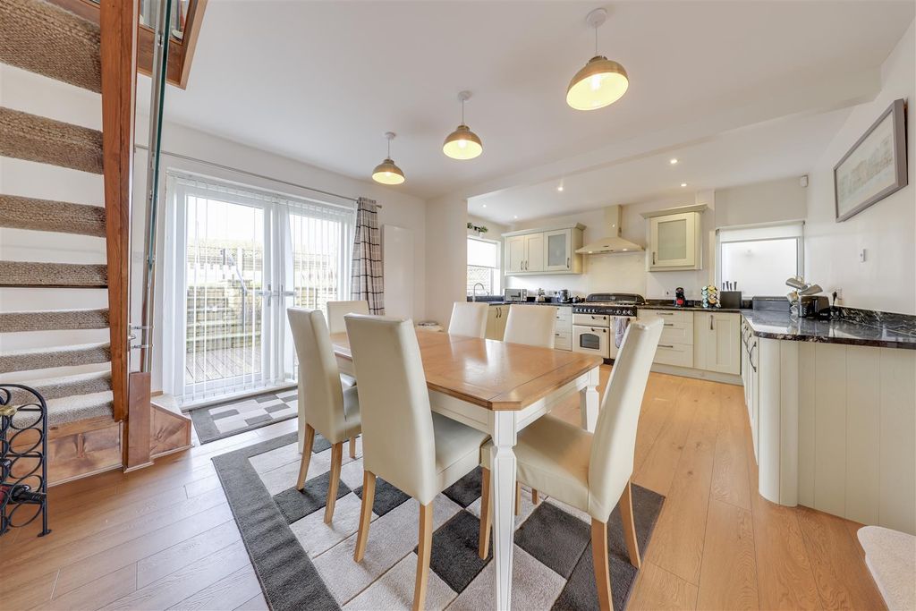 Property photo 2 of 38 Open Plan Kitchen / Dining