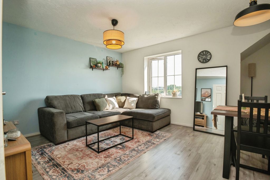 Property photo 1 of 13 Living/Dining Area