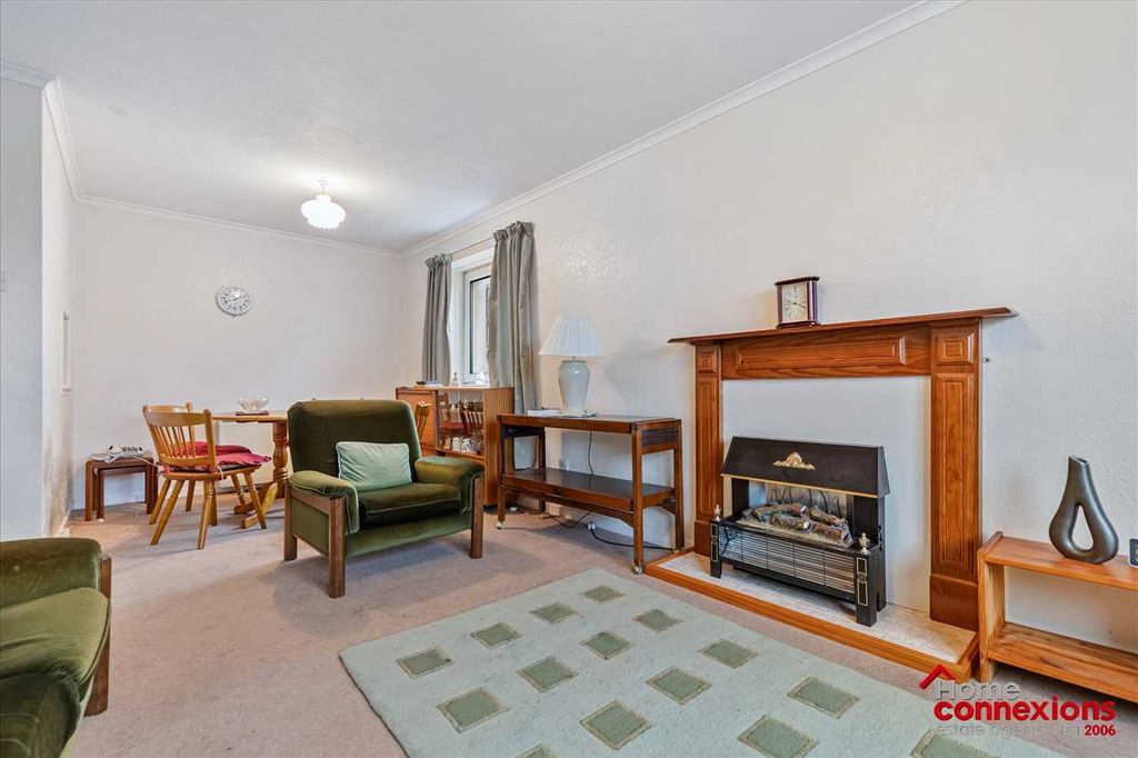 Property photo 3 of 22 Lounge Dining (2)