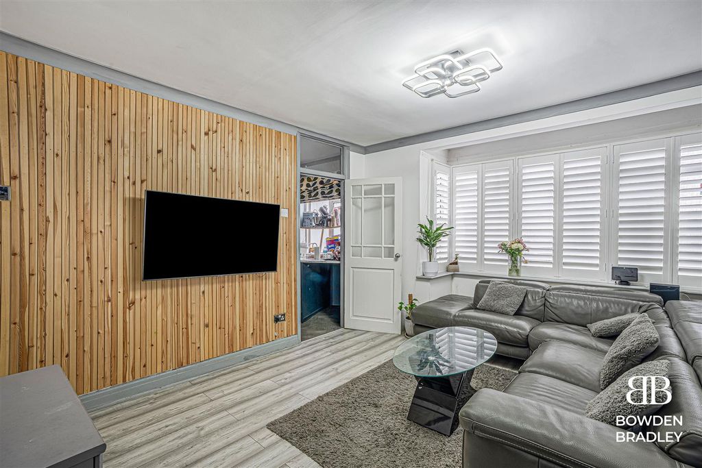 Property photo 3 of 13 Living Room