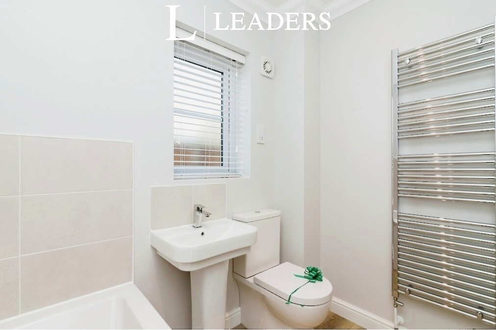 Property photo 2 of 10 Bathroom