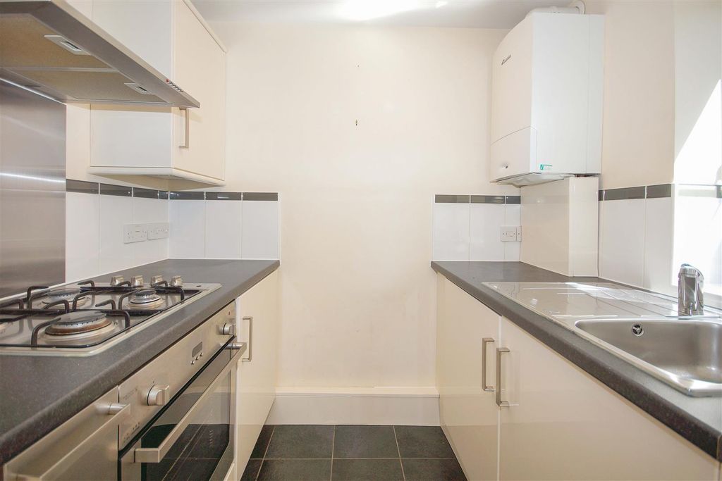 Property photo 2 of 9 Kitchin Pic 2.Jpg