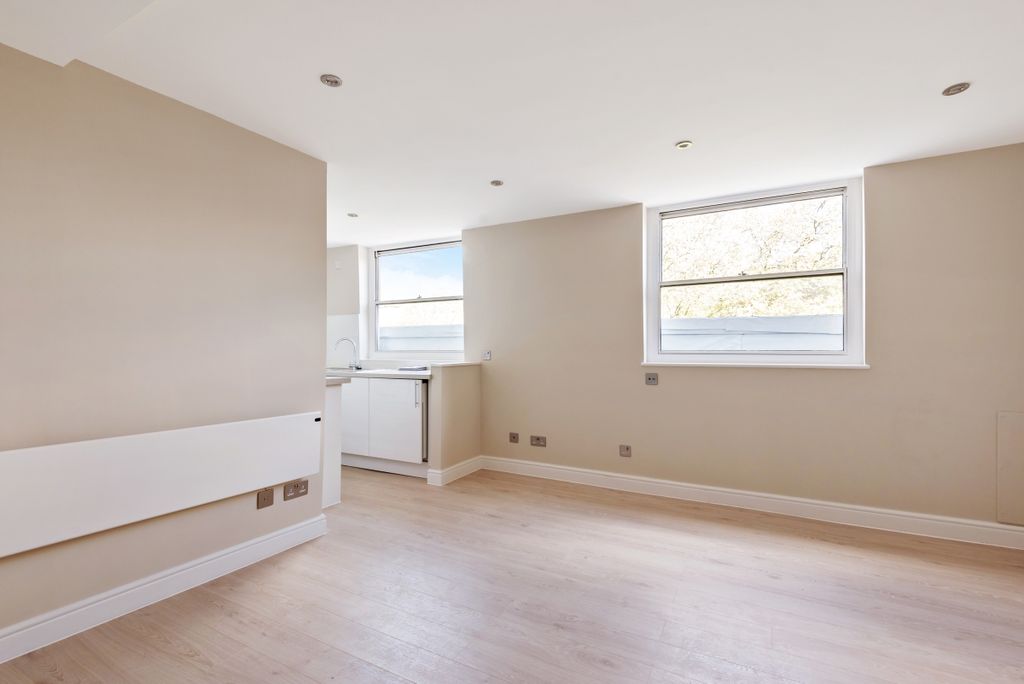 Property photo 3 of 5 280266 (7)