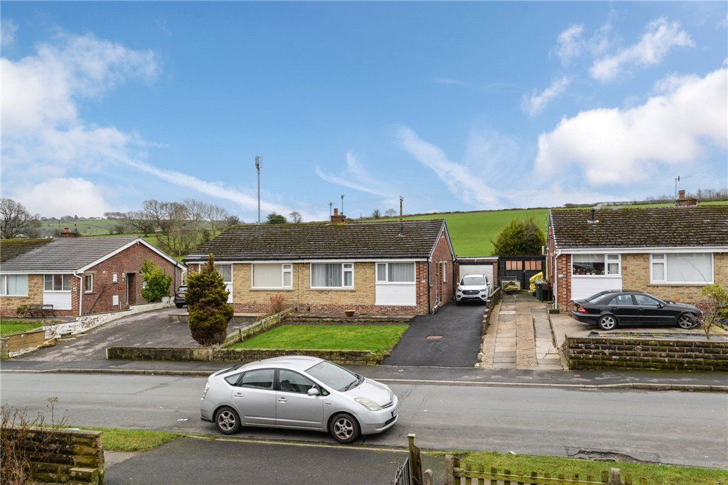 Property photo 2 of 17 Setting