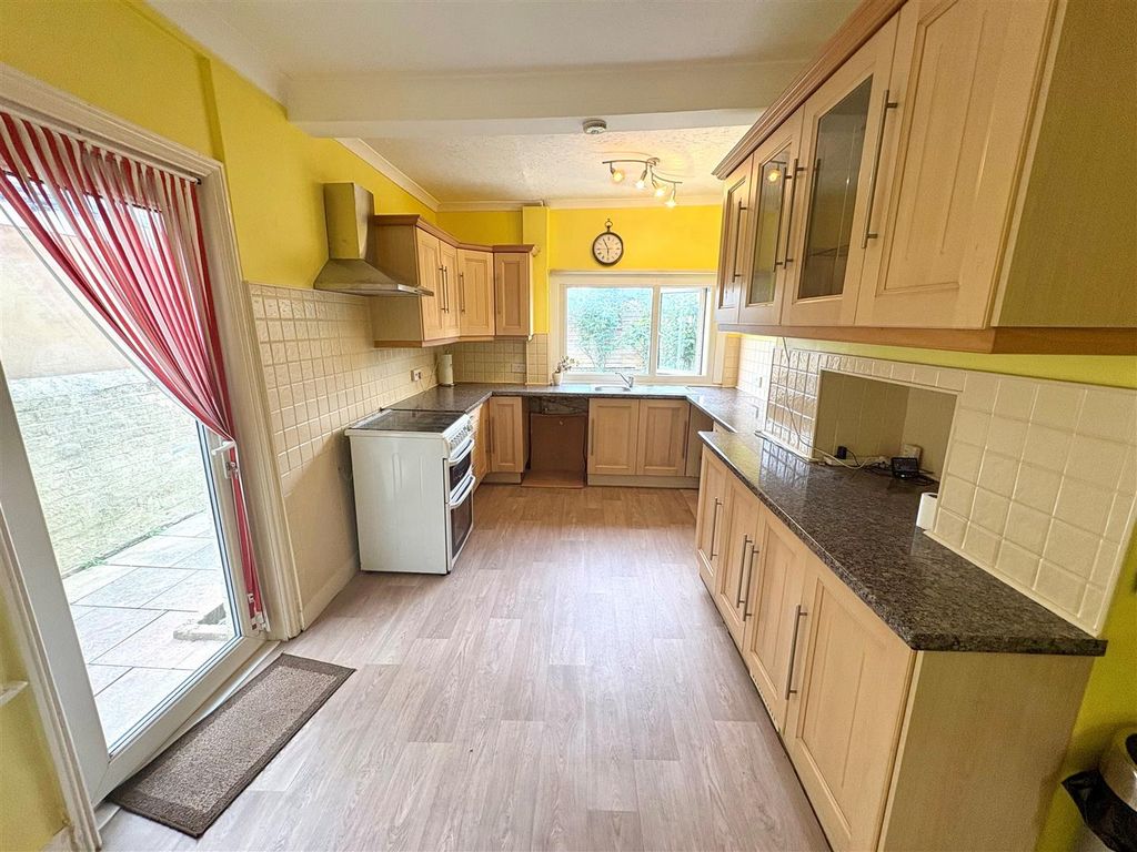 Property photo 2 of 13 5.Jpg