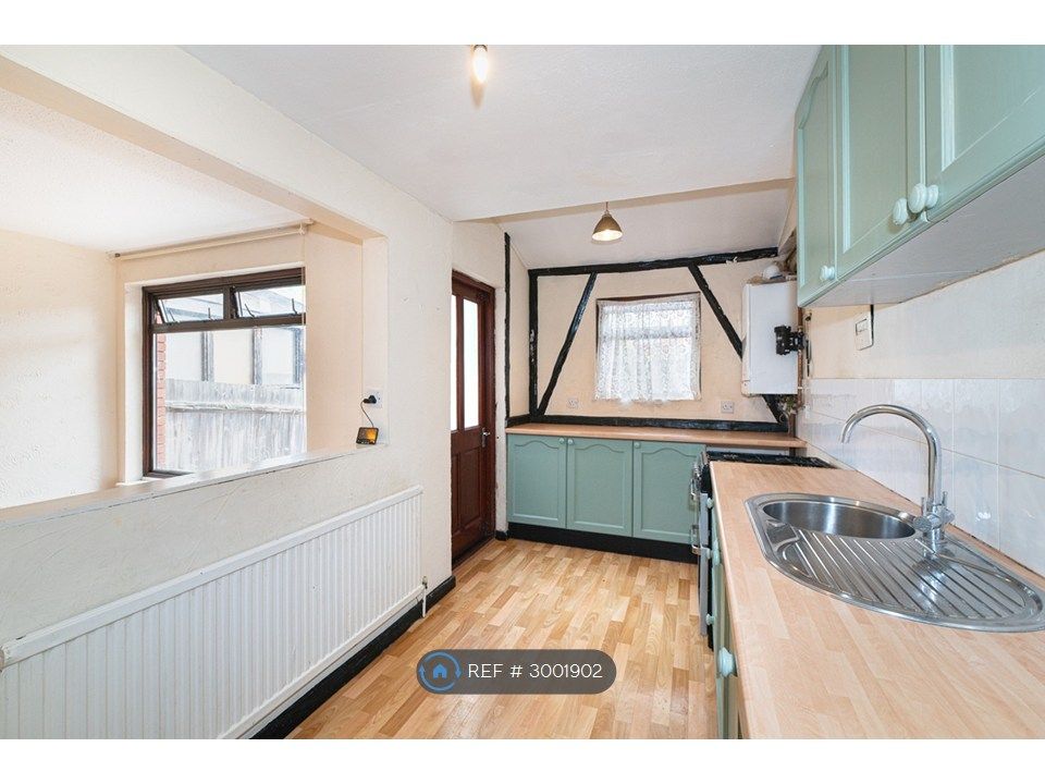 Property photo 2 of 21