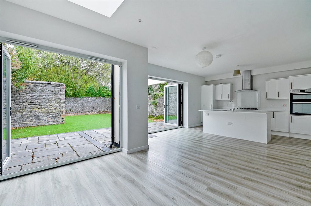 Property photo 2 of 10 Picture No. 04