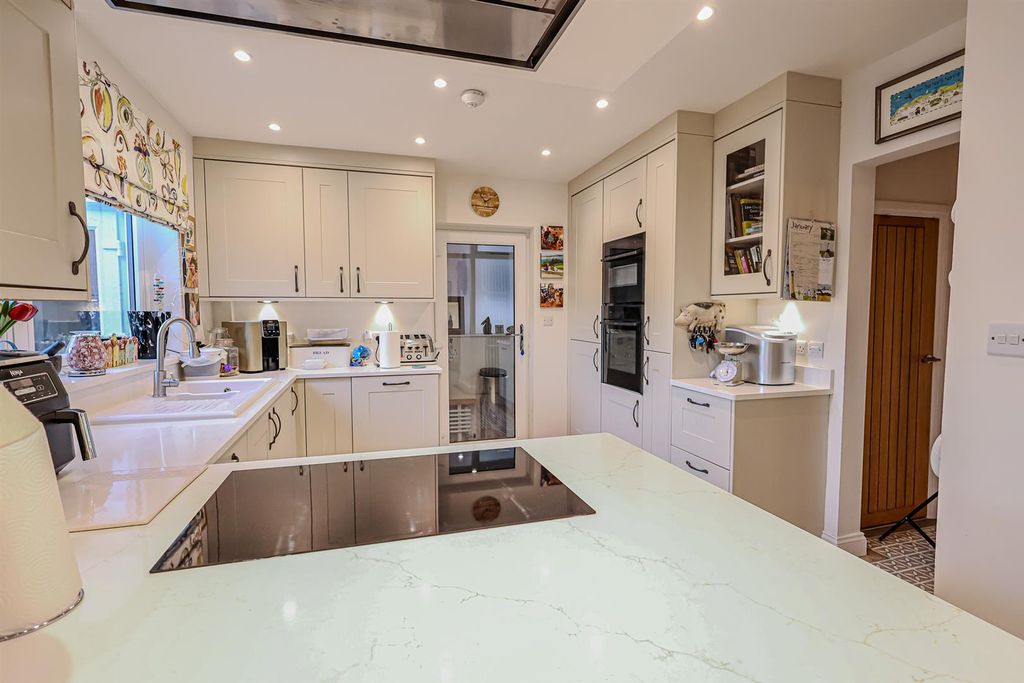 Property photo 2 of 40 Img_4080-2.Jpg