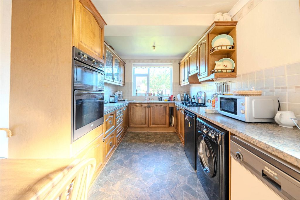 Property photo 3 of 17 Picture No. 12