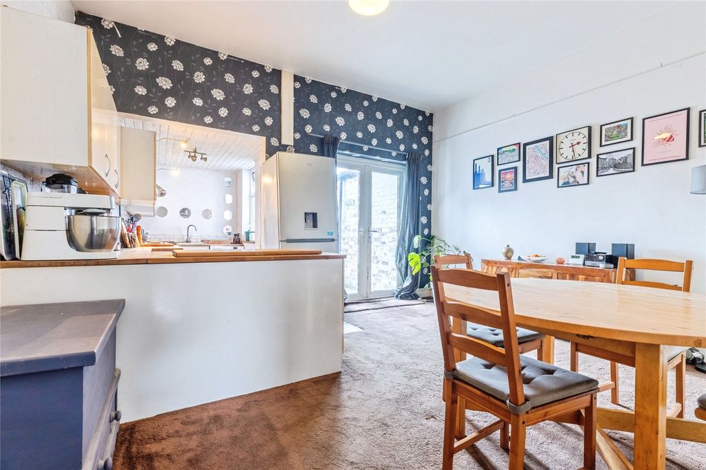 Property photo 3 of 23 Picture No. 06