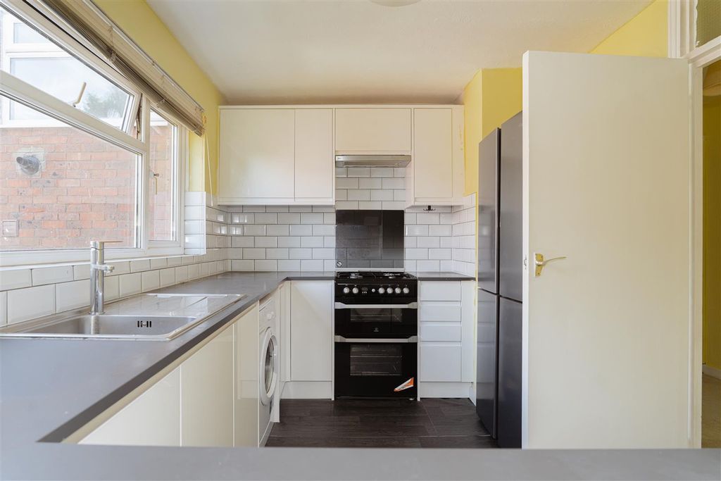 Property photo 3 of 11 5.Jpg