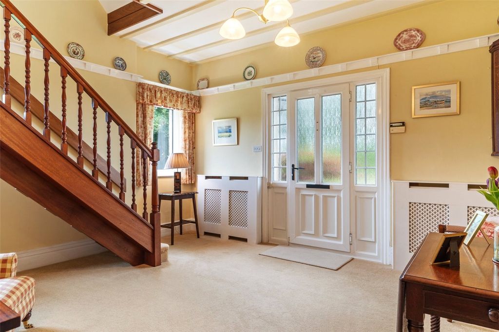 Property photo 2 of 24 Hall