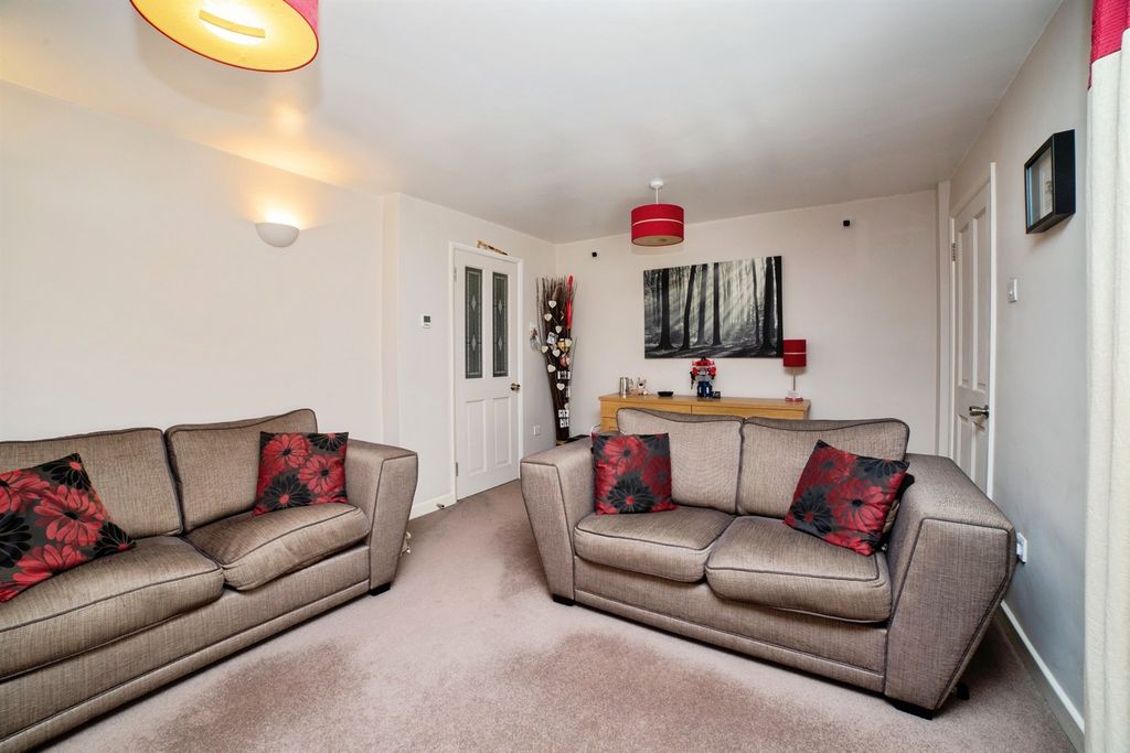 Property photo 3 of 17