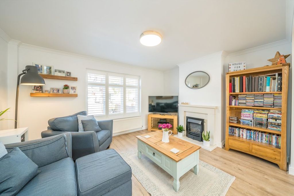 Property photo 2 of 9