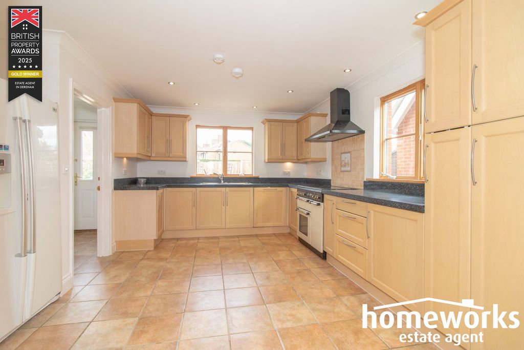 Property photo 3 of 23