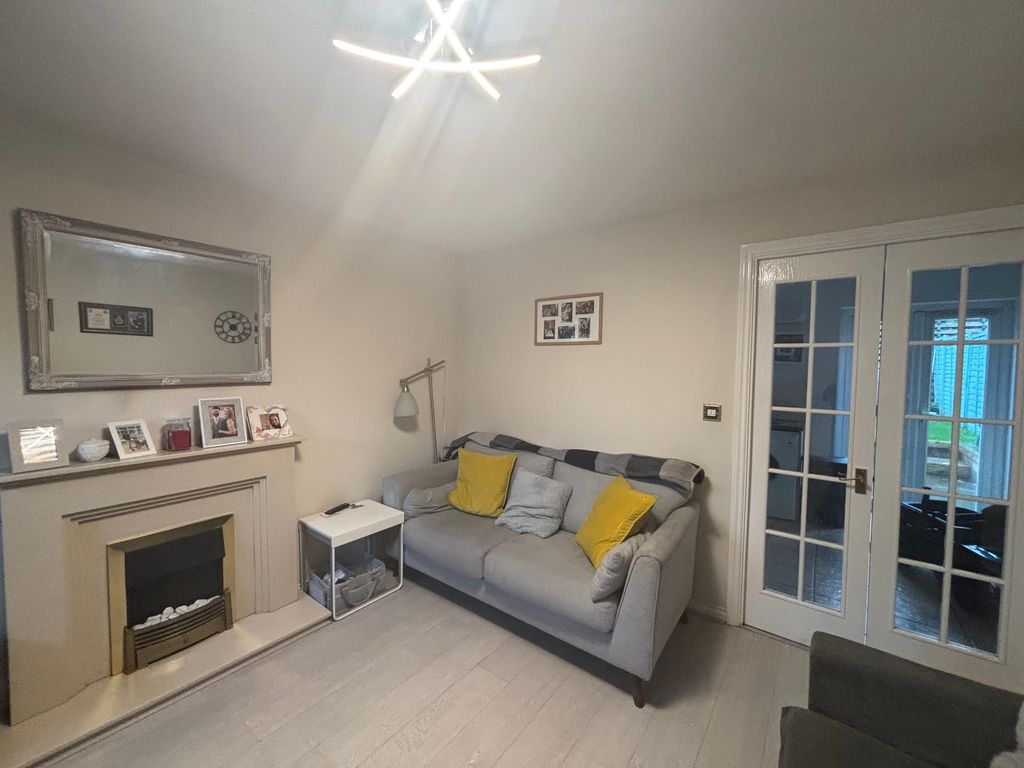 Property photo 2 of 18 Image