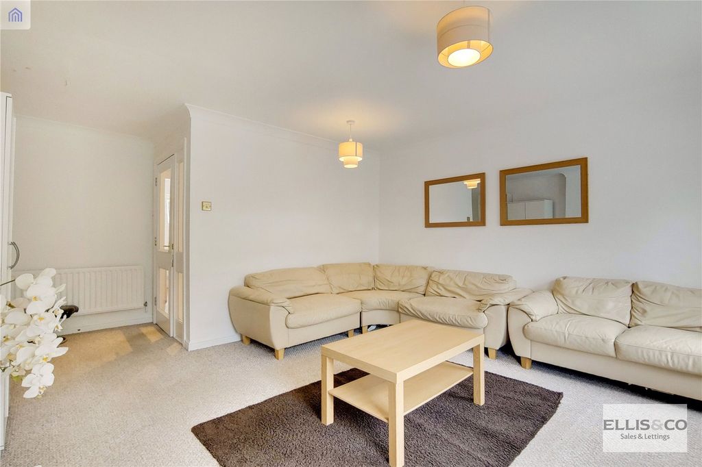 Property photo 2 of 21 Picture No. 29