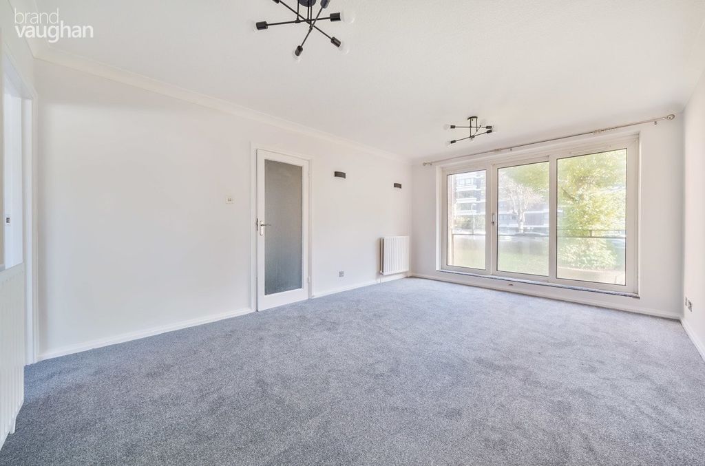 Property photo 2 of 9 Picture No. 31