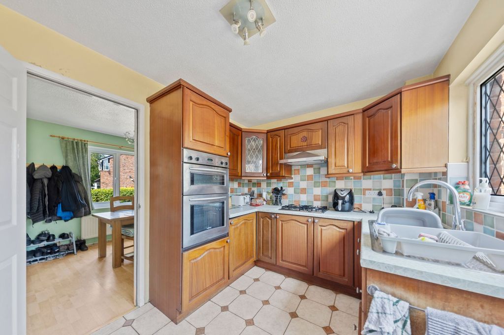 Property photo 3 of 25