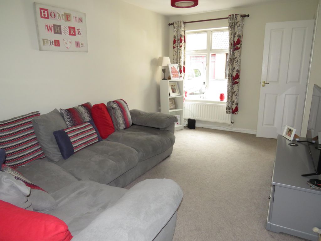 Property photo 2 of 5 Living Room