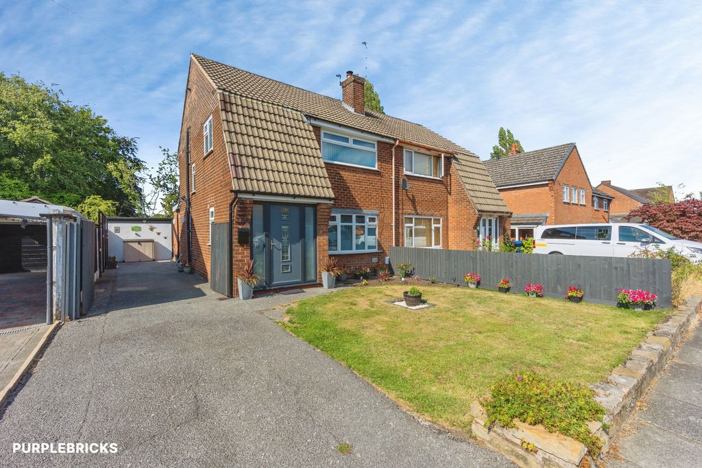 Property photo 2 of 31