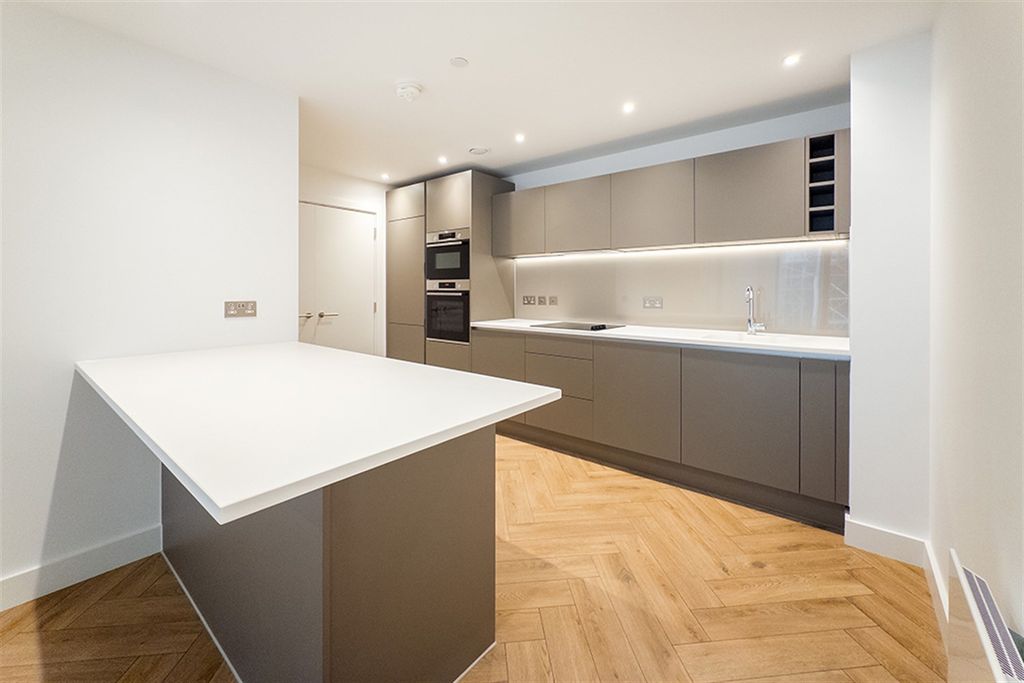 Property photo 2 of 15 (Main)