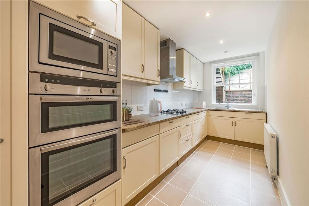 Property photo 3 of 10