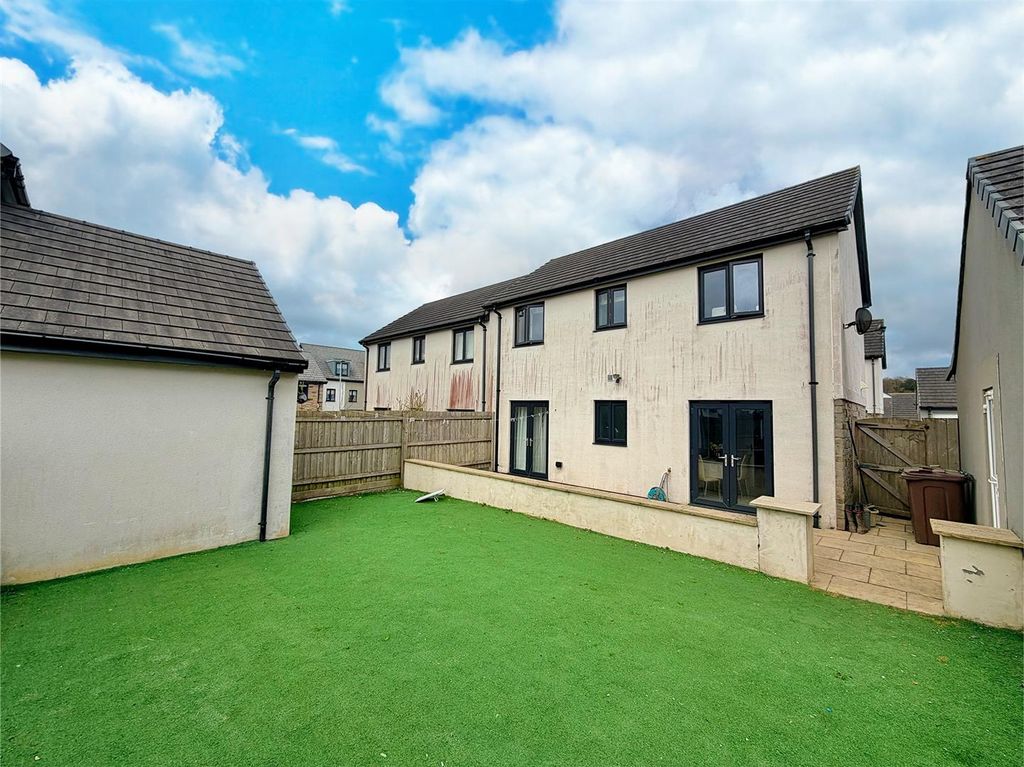 Property photo 2 of 18 4 2.Jpeg