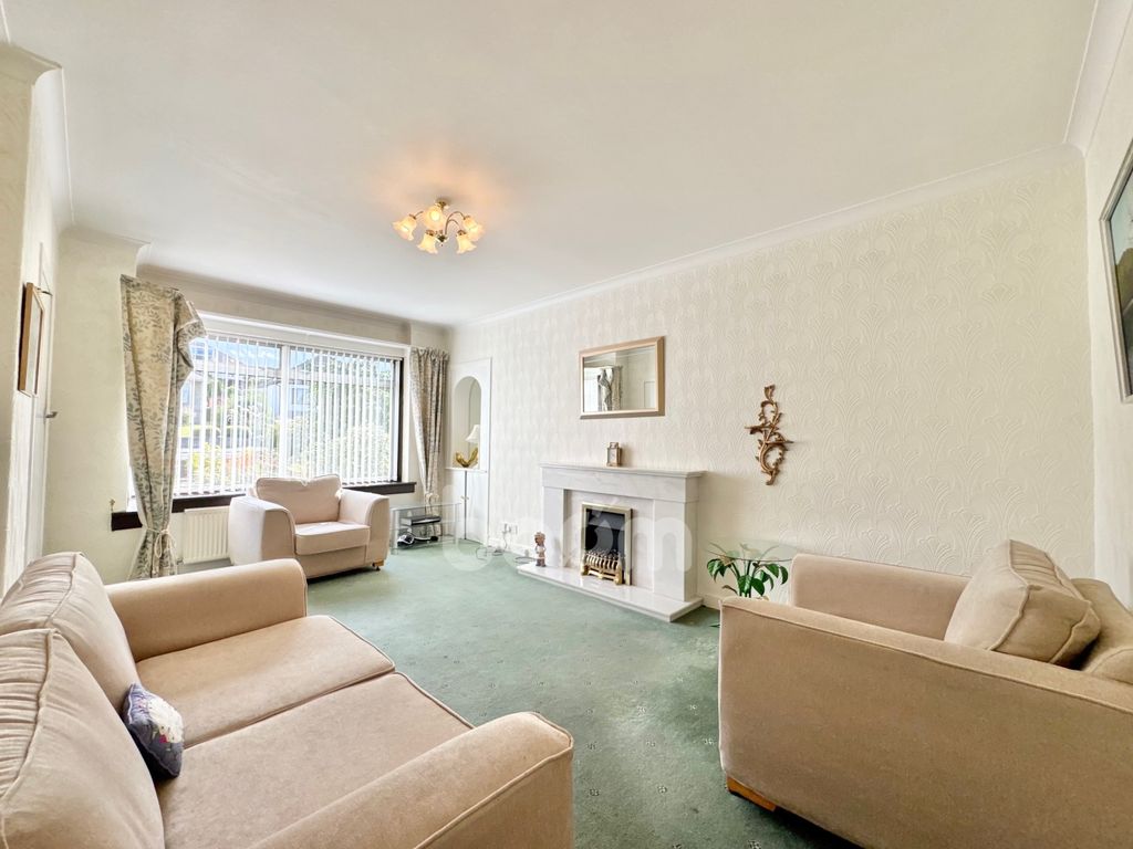 Property photo 2 of 23 Glasgow Road, Ralston Lounge Shot