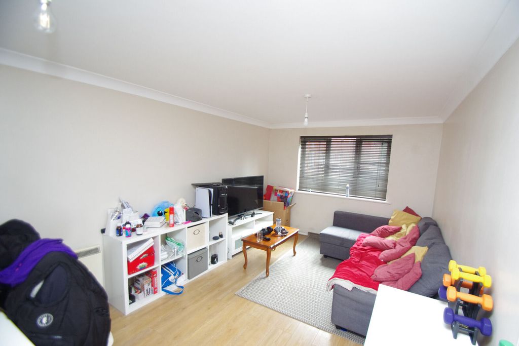 Property photo 2 of 7