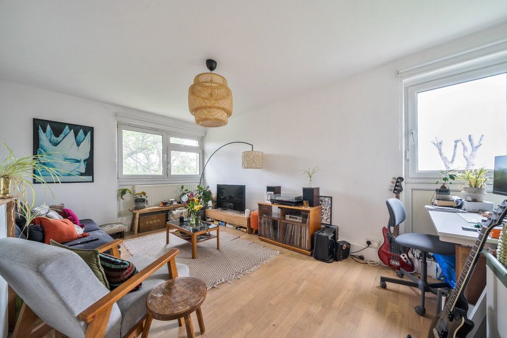Property photo 1 of 7 1441326-9-69Dfaa4...