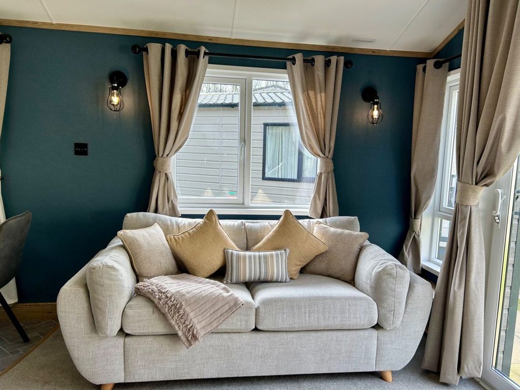 Property photo 1 of 7 - Abi Westwood For Sale