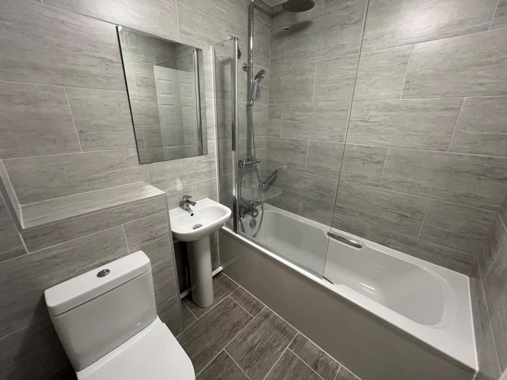 Property photo 2 of 7 Bathroom