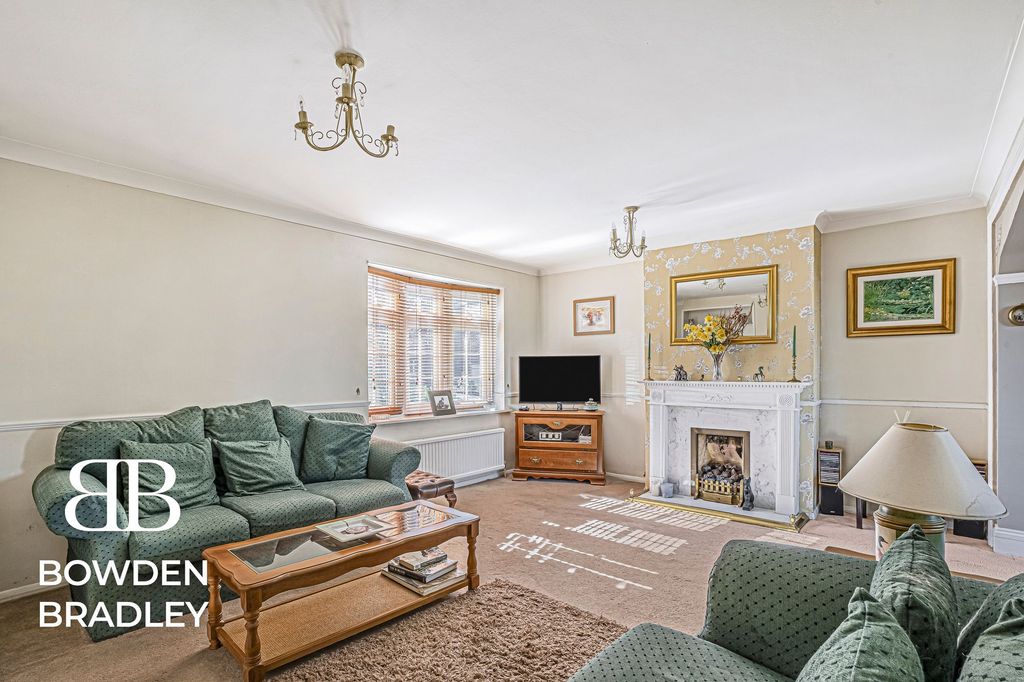 Property photo 2 of 23