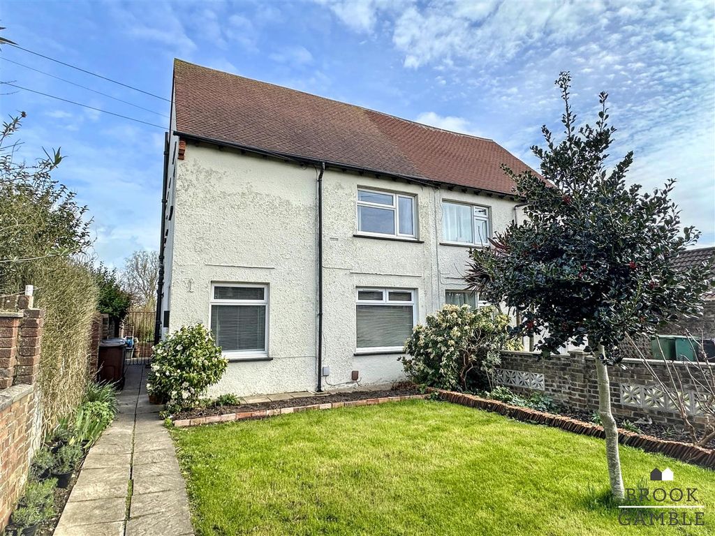Property photo 2 of 26 01323 438506