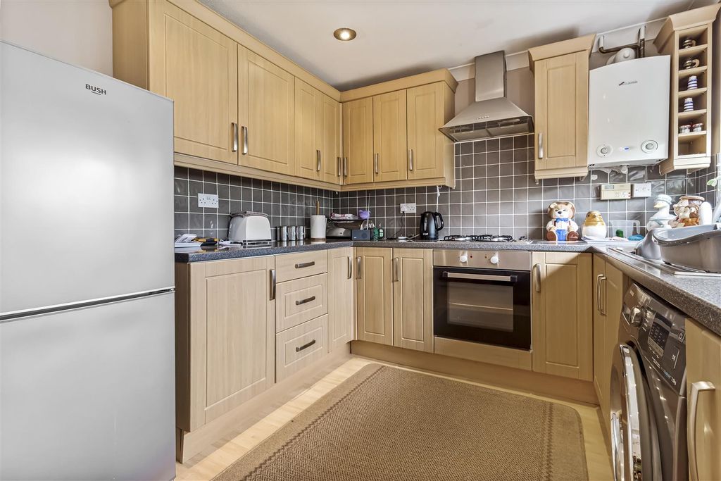 Property photo 2 of 15 16 Montreal Way-009.Jpg