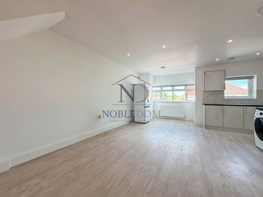 Property photo 3 of 13 Gallery