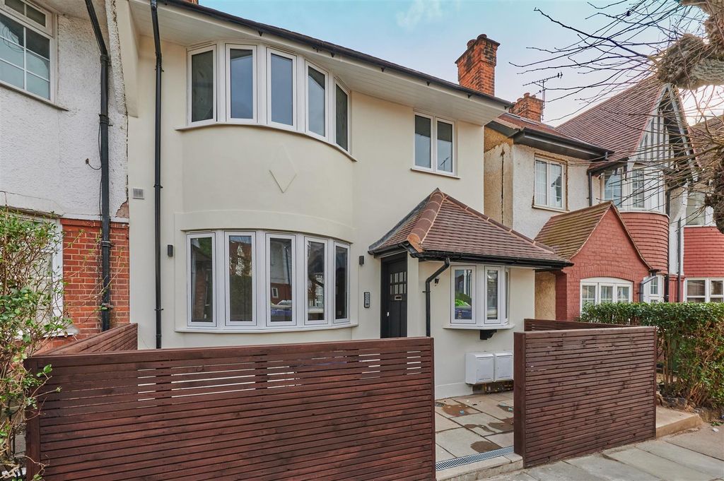 Property photo 2 of 13
