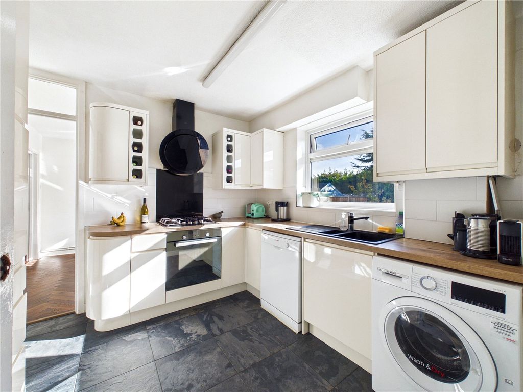 Property photo 2 of 16 Picture No. 26