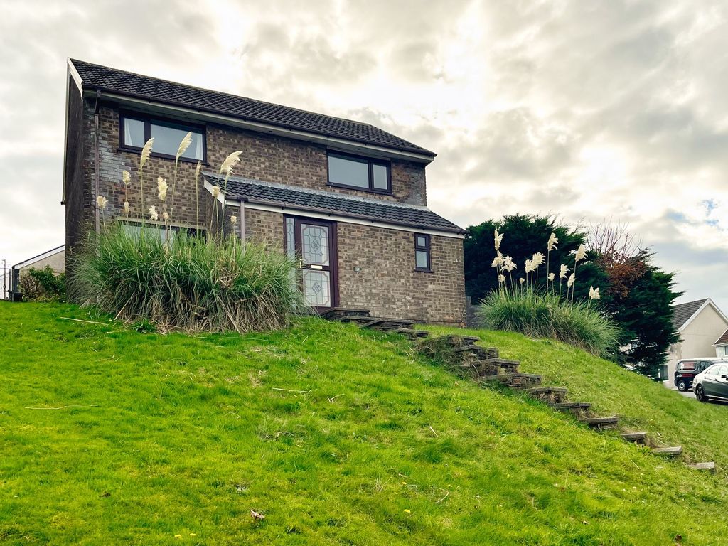 Property photo 1 of 33