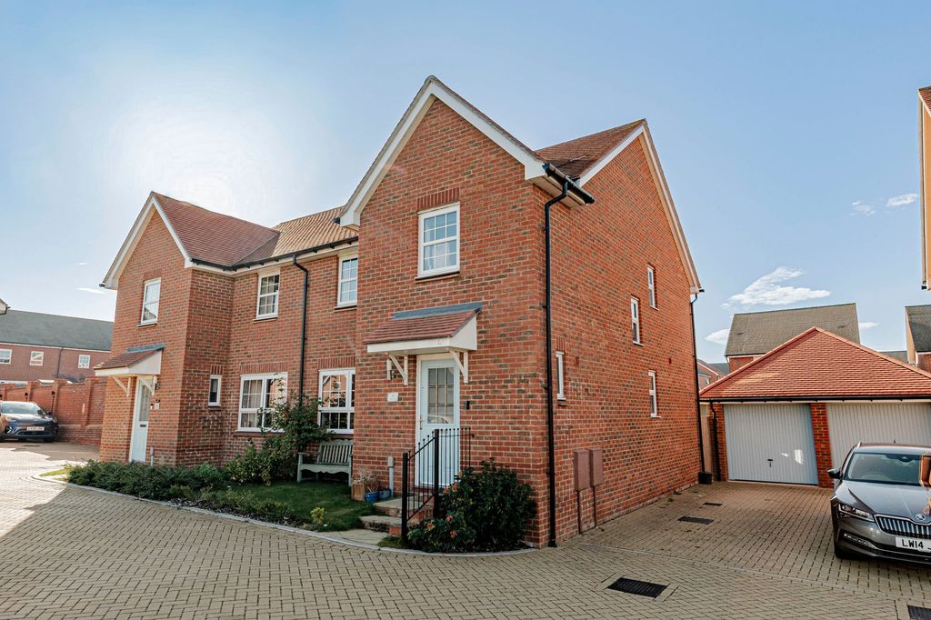 Property photo 1 of 29 Main (1)