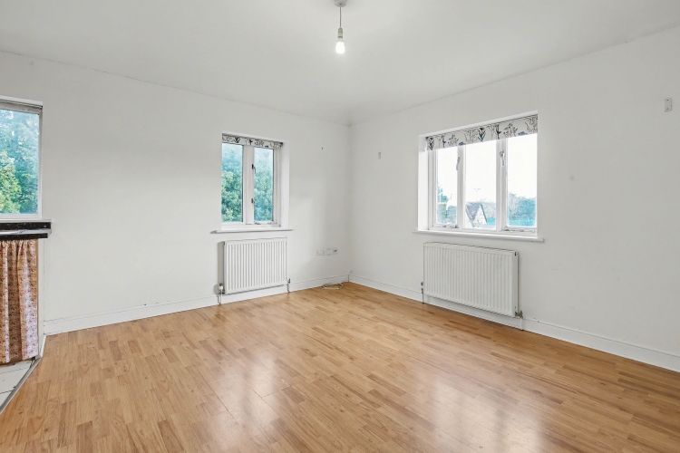 Property photo 2 of 11 321529