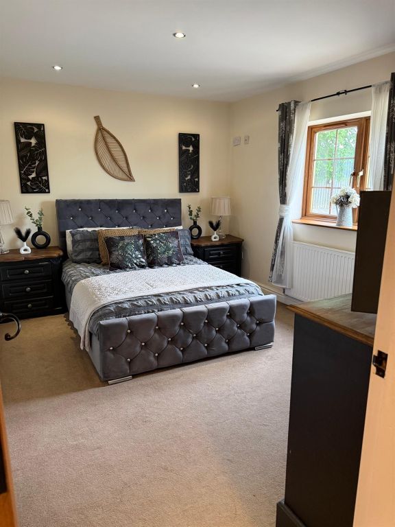 Additional image 20 of 6 bed barn conversion for saleJaques Bank, Crowle, Scunthorpe DN17