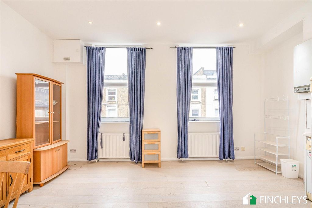 Property photo 1 of 10 Flatb371Regentsparkroadlondonn31Dh-1.Jpg