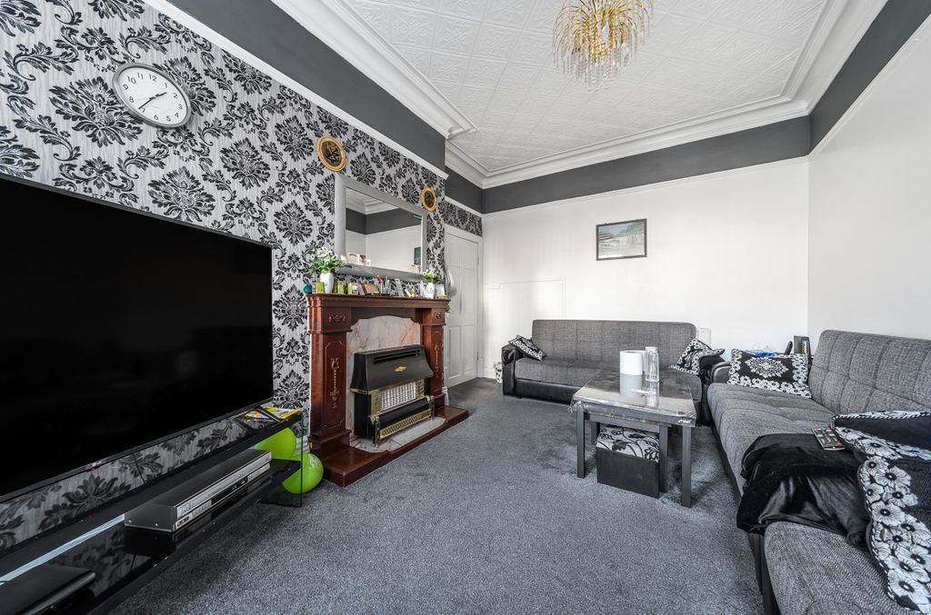Additional image 7 of 6 bed terraced house for saleBrudenell Avenue, Hyde Park, Leeds LS6