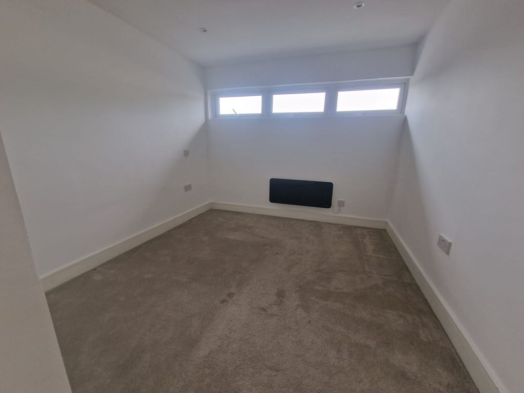 Property photo 3 of 3