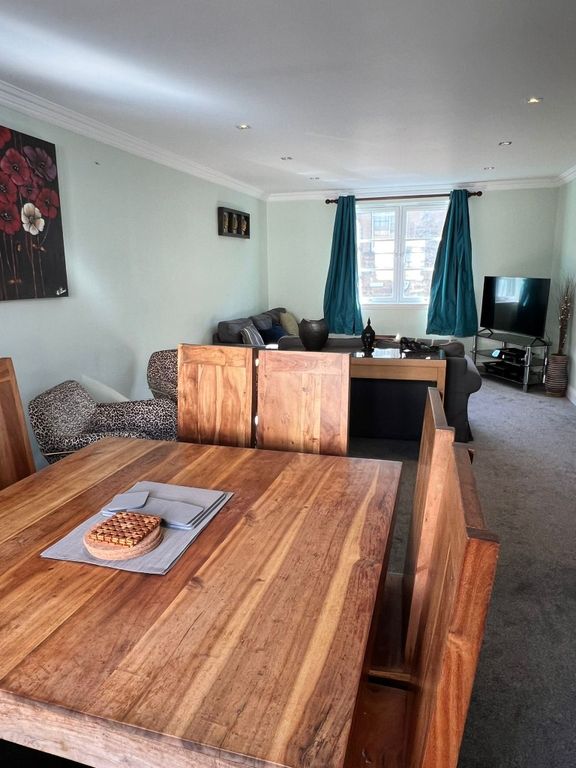 Property photo 2 of 37